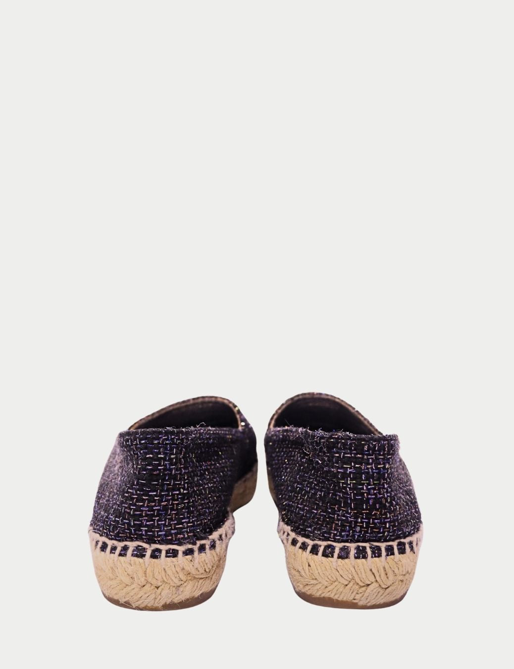 Chanel Tweed & Metallic Leather Espadrilles
Step into timeless Parisian elegance with these Chanel tweed and metallic leather espadrilles, a luxurious take on a summer classic. Featuring iconic gold leather cap toes embossed with the interlocking CC l Chanel Tweed & Metallic Leather Espadrilles
Step into timeless Parisian elegance with these Chanel tweed and metallic leather espadrilles, a luxurious take on a summer classic. Featuring iconic gold leather cap toes embossed with the interlocking CC l