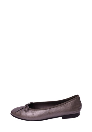 Chanel metallic bronze leather ballet flats with CC logo and bow detail