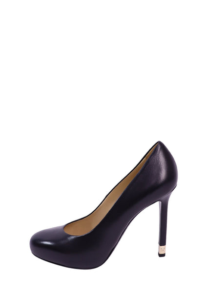 Chanel black leather platform pumps with round toe, high stiletto heel and silver CC logo detail, pre-owned luxury designer heels