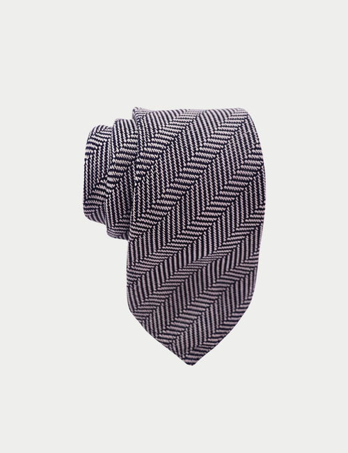 Etro navy and white herringbone silk tie with classic Italian design