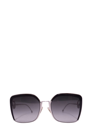 Fendi oversized square sunglasses with black frame and grey gradient lenses