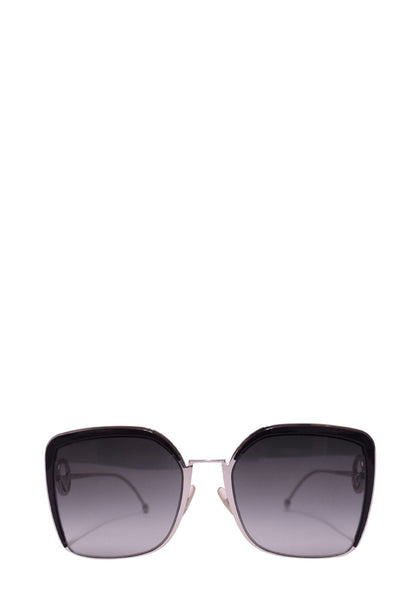Fendi oversized square sunglasses with black frame and grey gradient lenses