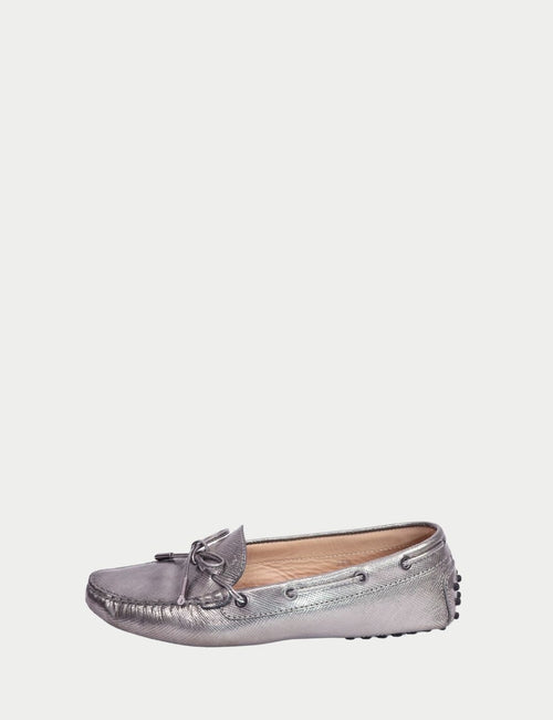 Tod’s silver metallic leather Gommino driving loafers with bow detail