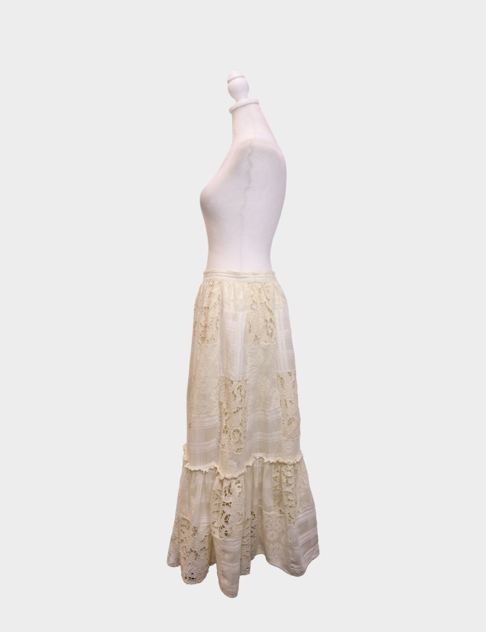 Zimmermann Lace Pattern Skirt, features a midi length, Lace & Ruffle Accents, and a button closure.
Material: Cotton - Silk - Polyester
Size: EU 38 / M
Measurements
Waist: 76cm
Hip: 96cm
Condition
Overall Condition: Good
Extras
N/A | Skirts | EU Zimmermann Lace Pattern Skirt, features a midi length, Lace & Ruffle Accents, and a button closure.
Material: Cotton - Silk - Polyester
Size: EU 38 / M
Measurements
Waist: 76cm
Hip: 96cm
Condition
Overall Condition: Good
Extras
N/A | Skirts | EU