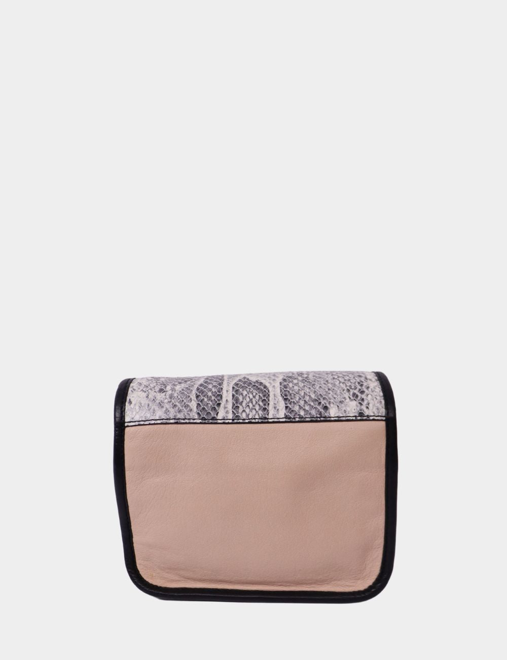 Liu Jo Snake-Print Color Block Crossbody Bag – Pre-OwnedAdd edge and elegance to your outfit with this Liu Jo Snake-Print Color Block Crossbody Bag. Crafted with a bold python-effect finish, this structured mini bag is designed with a vibrant orange band, Liu Jo Snake-Print Color Block Crossbody Bag – Pre-OwnedAdd edge and elegance to your outfit with this Liu Jo Snake-Print Color Block Crossbody Bag. Crafted with a bold python-effect finish, this structured mini bag is designed with a vibrant orange band,